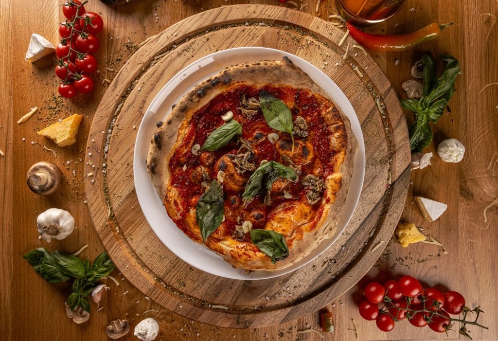 pizza marinara, top view